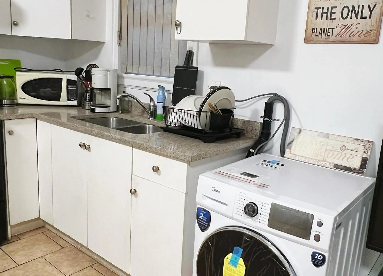 Two Bedrooms- A Warm House Vancouver Homestay